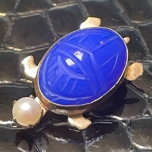 VINTAGE 12K GOLD FILLED LAPIS LAZULI SCARAB & PEARL TURTLE PIN BROOCH CA…